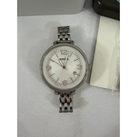 Fossil Heather ladies\' watch featuring stainless steel case & bracelet NEEDS BAT